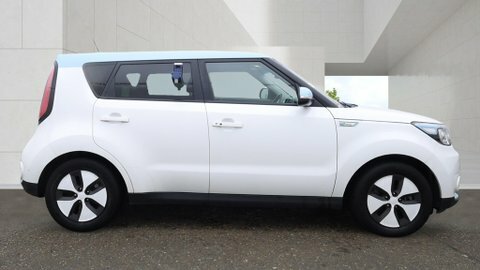 Kia Soul 27Kwh Ev Suv White #6