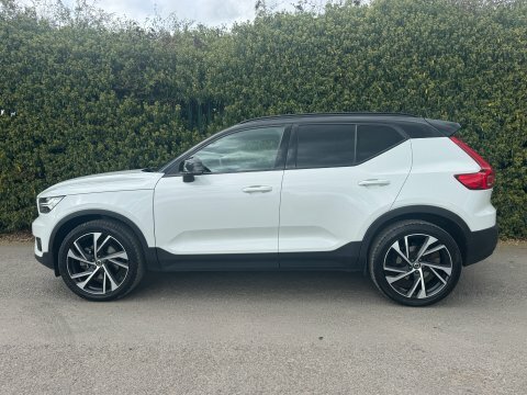 Volvo XC40 2.0 B4 Mhev KR70GVP White #6