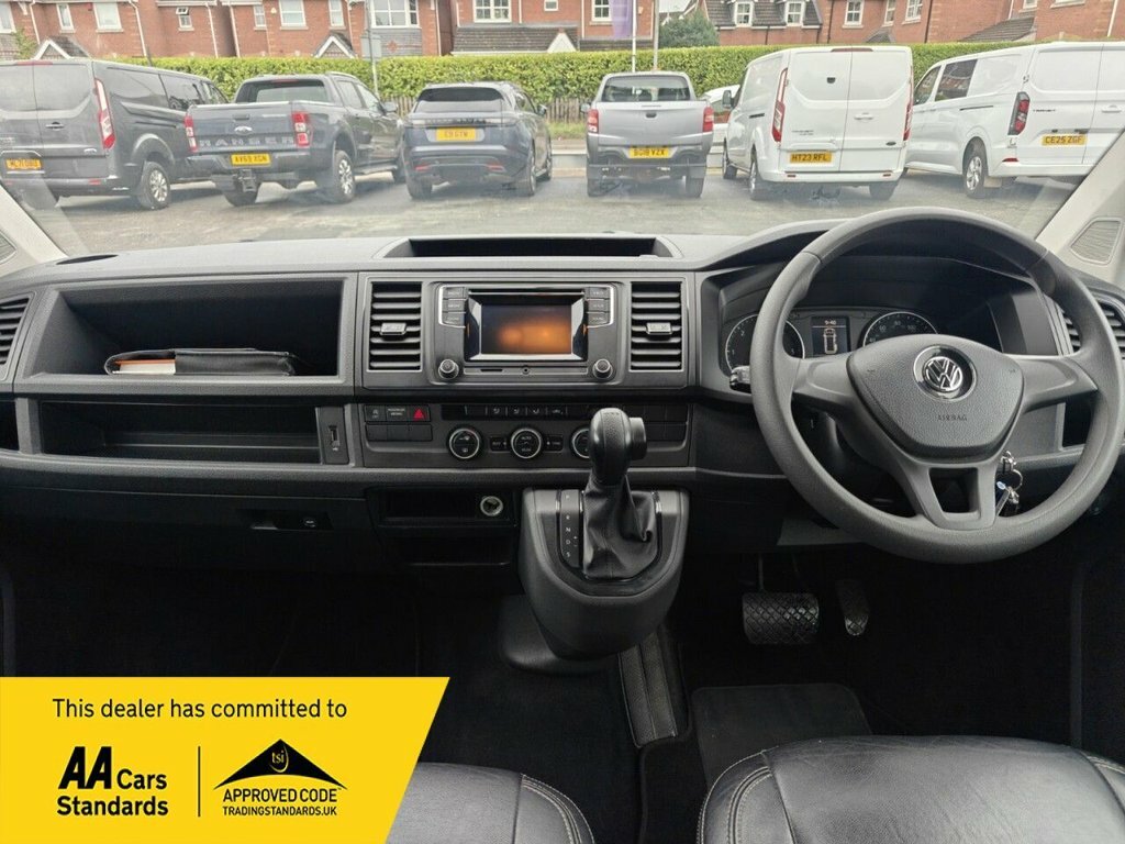 Volkswagen Transporter Shuttle 2L Se Silver #2