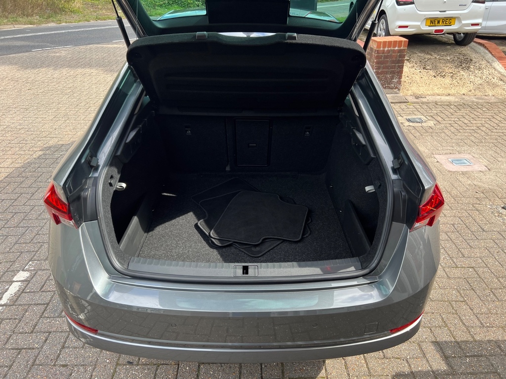 Skoda Octavia 2.0 Tdi 150 Se L Dsg Grey #4