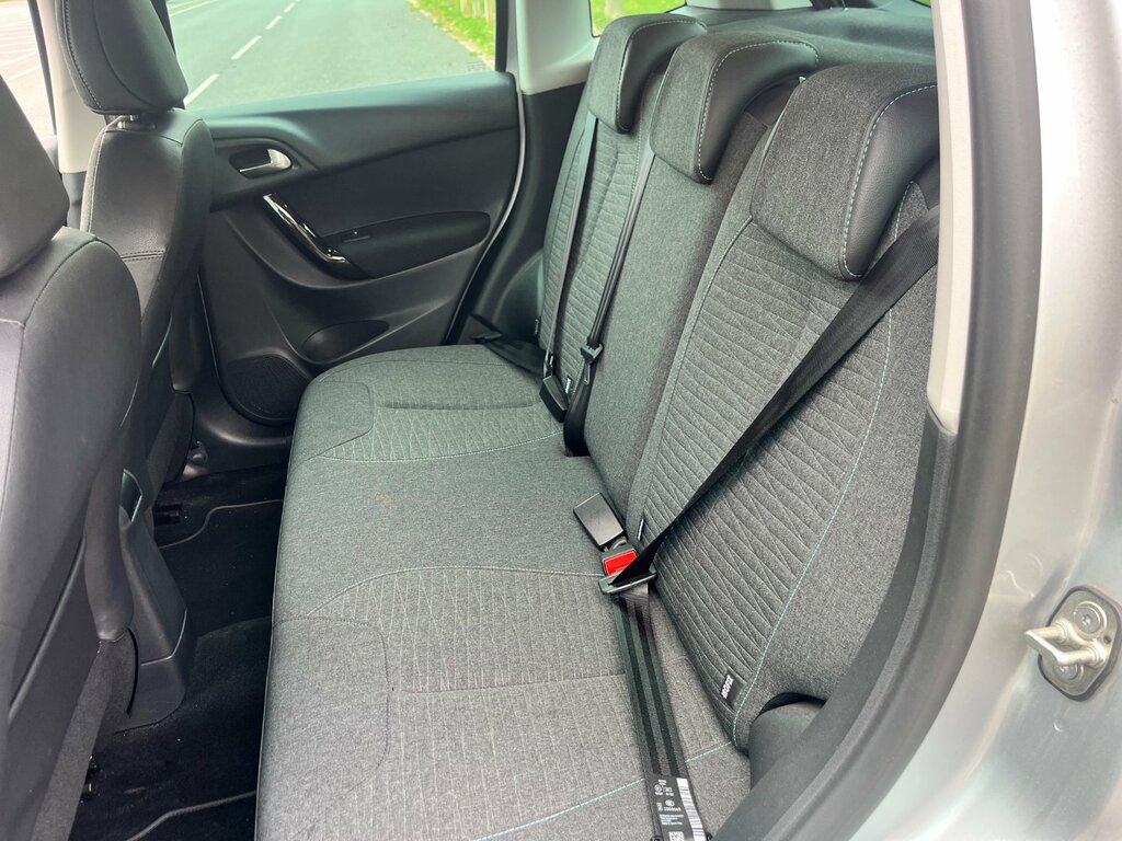 Citroen C3 1.2 Puretech Platinum Hatchback Silver #5