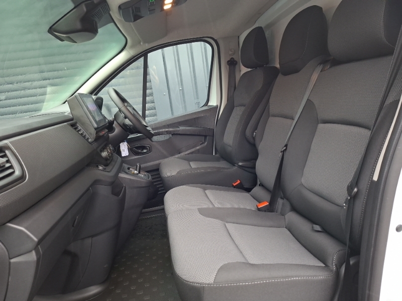 Renault Trafic Sl30 Blue Dci 150 Advance Safety Van Eag9 White #5