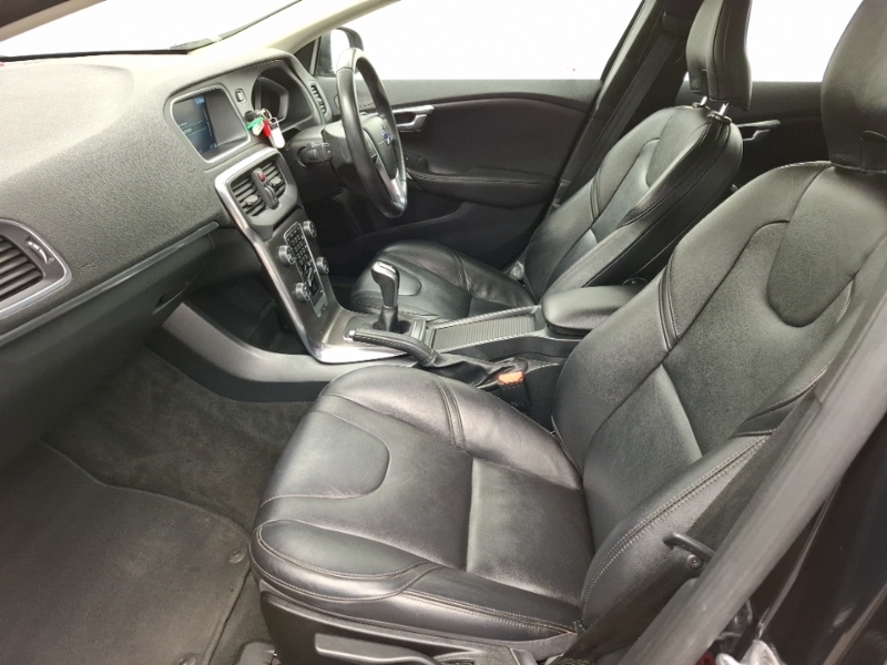 Volvo V40 D2 120 Se Nav Blue #5
