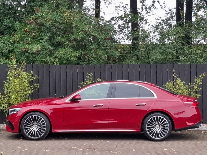 Mercedes-Benz E Class E220d Amg Line Premium Plus 9G-tronic Red #4
