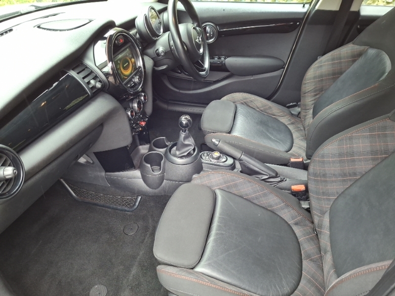 Mini Hatch 1.5 Cooper Seven White #5