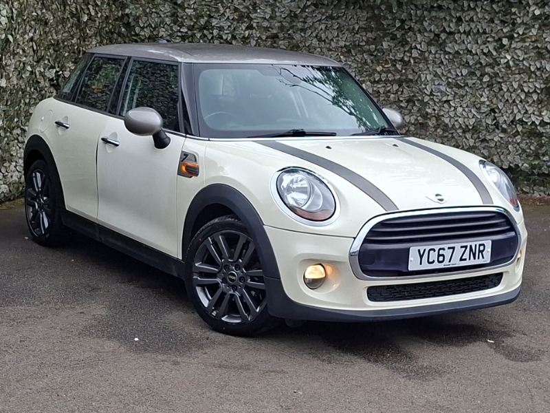 Mini Hatch 1.5 Cooper Seven White