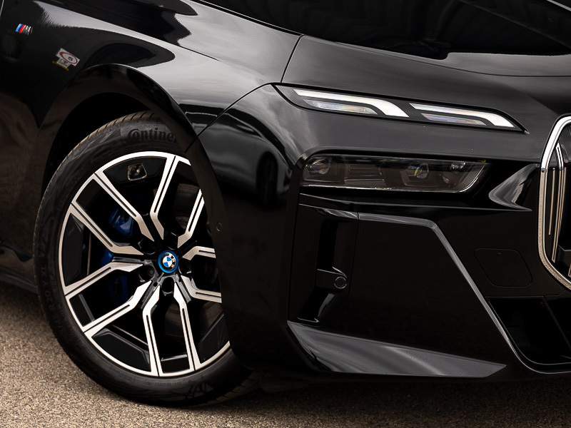BMW i7 105.7Kwh Excellence Pro Saloon Blue #20