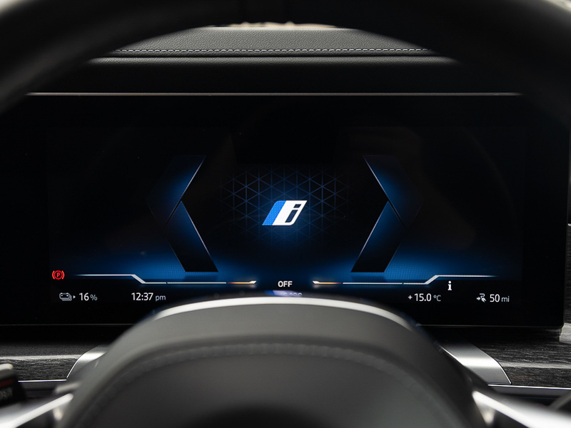BMW i7 105.7Kwh Excellence Pro Saloon Blue #18