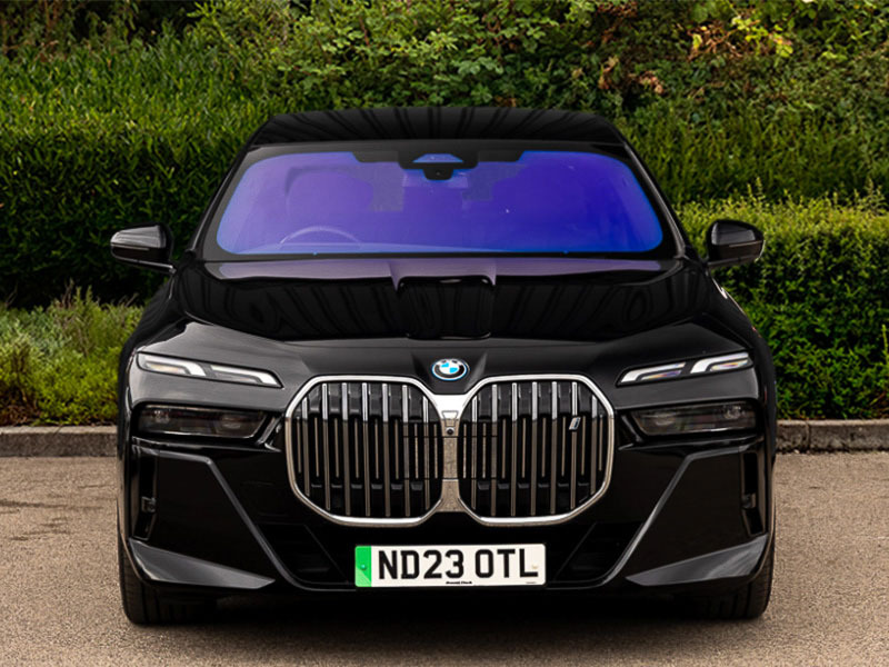 BMW i7 105.7Kwh Excellence Pro Saloon Blue #10