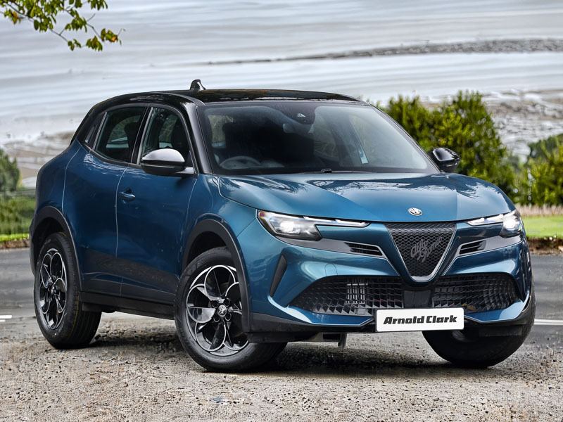 Alfa Romeo Junior 1.2 Turbo 145 Ibrida Blue