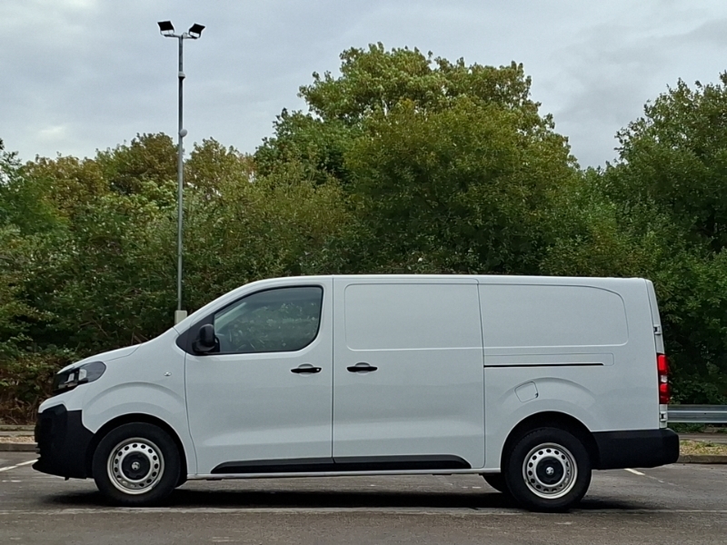 Vauxhall Vivaro 1.5 Turbo D 120 Prime H1 Van White #4