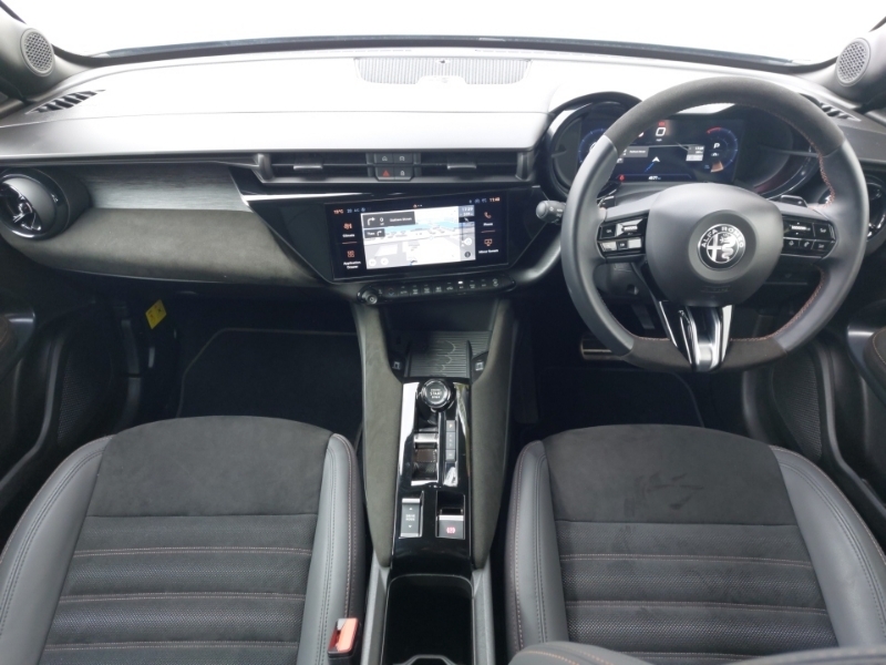 Alfa Romeo Junior 1.2 Turbo Ibrida Intensa Black #3