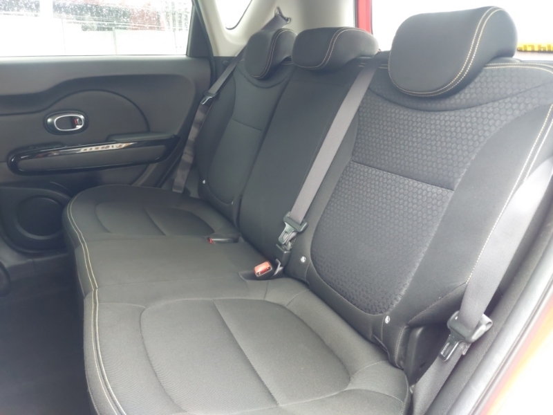 Kia Soul 1.6 Crdi Connect Plus Red #6