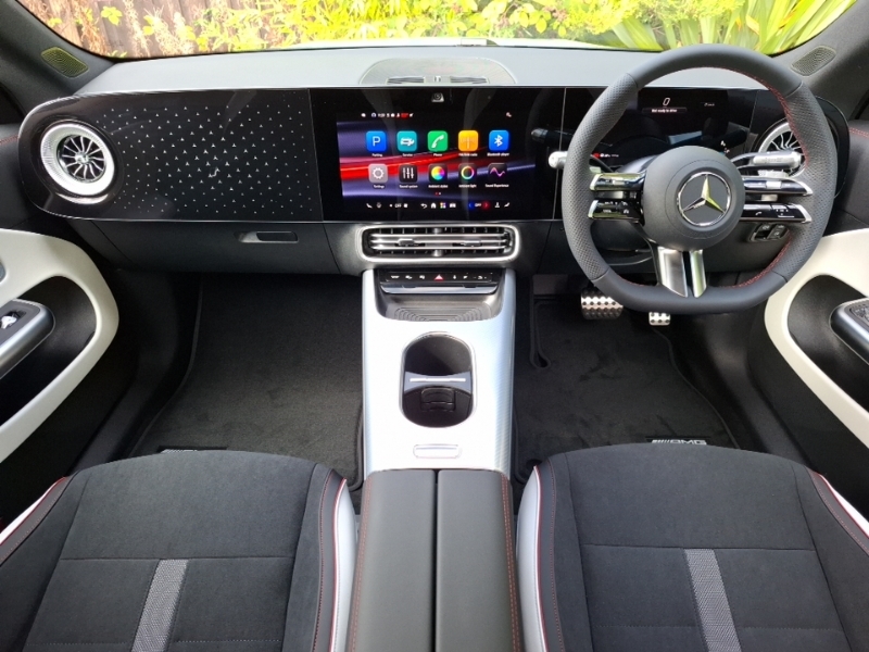 Mercedes-Benz CLA Class Cla 200 Amg Line Executive Green #3