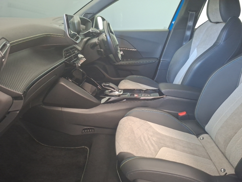 Peugeot e-2008 100Kw Gt Premium 50Kwh Blue #5