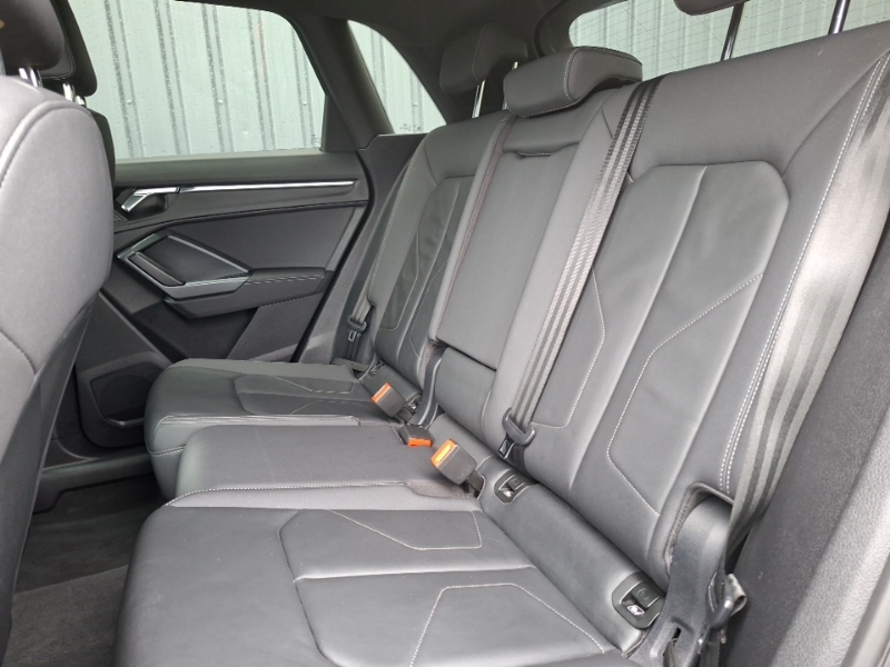 Audi Q3 35 Tfsi S Line Black #6