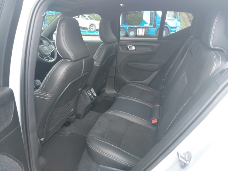 Volvo XC40 1.5 T3 163 R Design Geartronic Silver #6