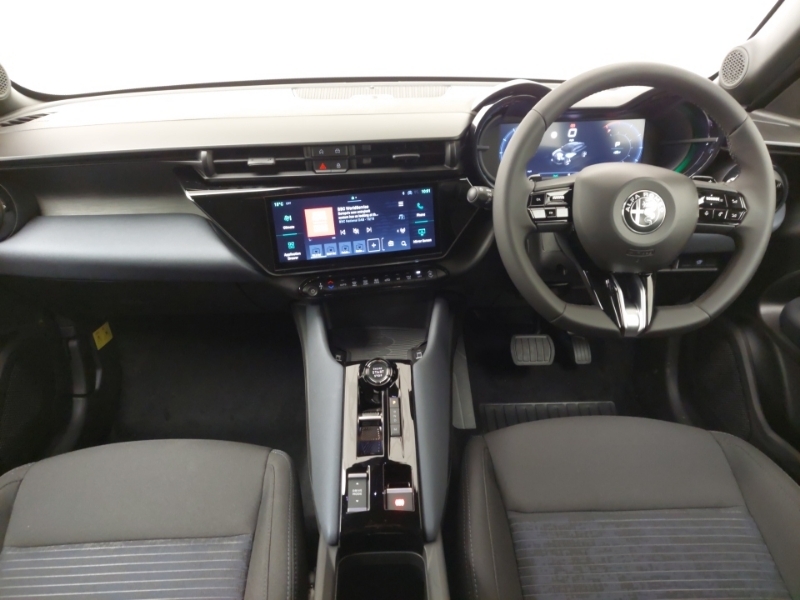 Alfa Romeo Junior 1.2 Turbo Ibrida White #3