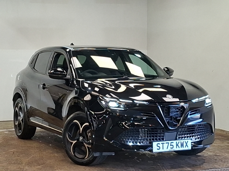 Alfa Romeo Junior 1.2 Turbo Ibrida Intensa Black