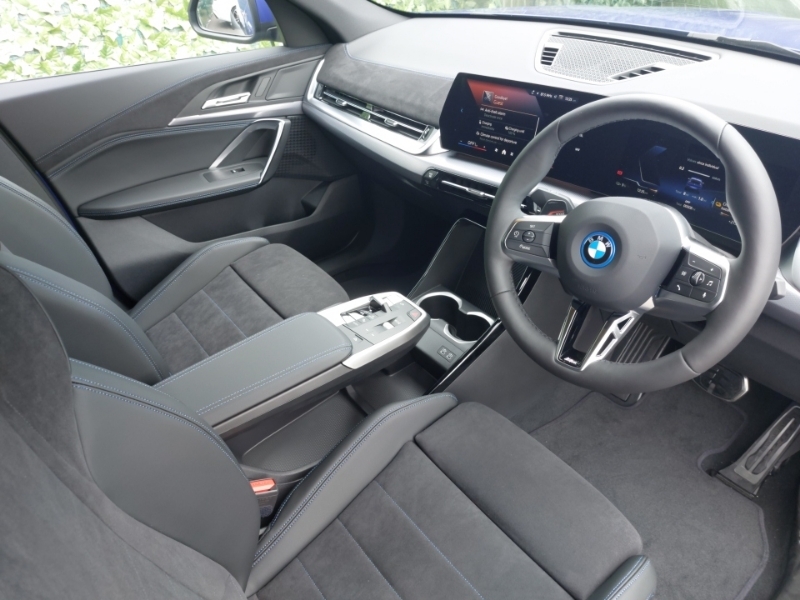 BMW iX2 150Kw Edrive20 M Sport 65Kwh Blue #6