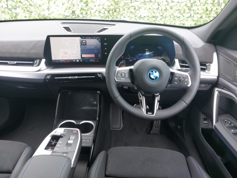 BMW iX2 150Kw Edrive20 M Sport 65Kwh Blue #5