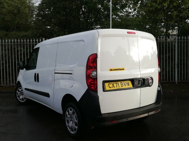 Fiat Doblo 1.6 Multijet 16V 105 Tecnico Van Start Stop White #2