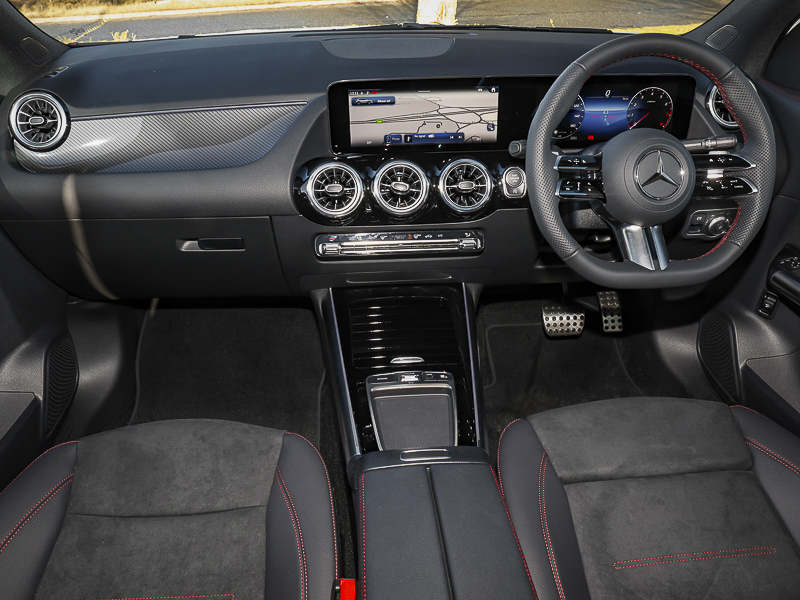 Mercedes-Benz GLA Class Gla 220D 4Matic Amg Line Executive White #5