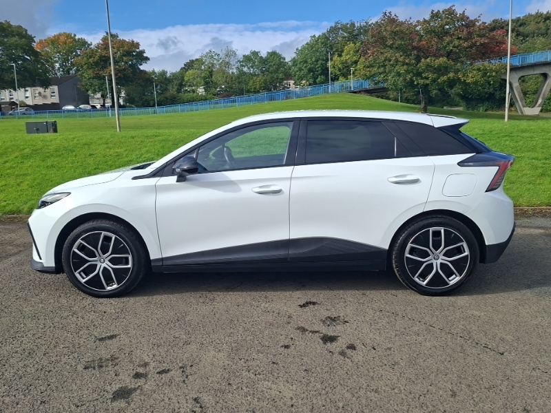 MG MG4 150Kw Trophy Ev Long Range 64Kwh White #4
