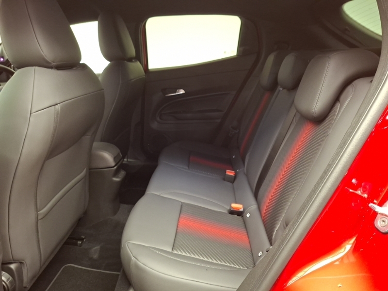 Alfa Romeo Junior 1.2 Turbo 145 Ibrida Ti Red #6