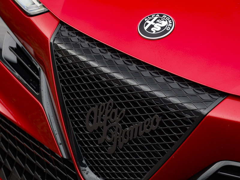 Alfa Romeo Junior 1.2 Turbo 145 Ibrida Ti Red #5