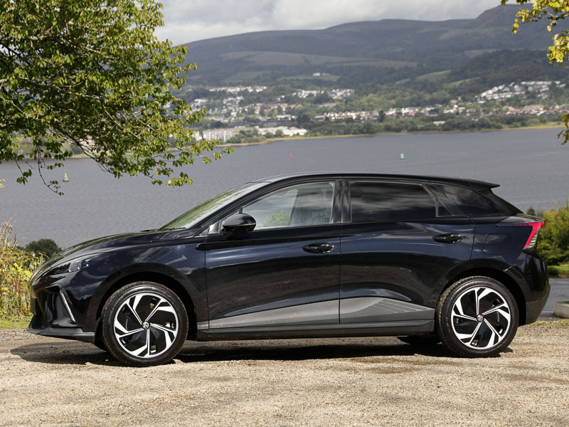 MG MG4 170Kw Premium Long Range 64Kwh Black #5