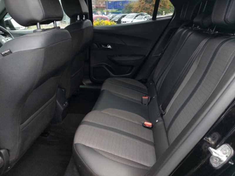 Peugeot e-2008 100Kw Allure Premium 50Kwh Black #6