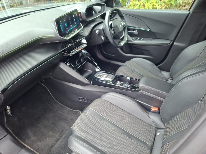 Peugeot e-2008 100Kw Gt 50Kwh Grey #5