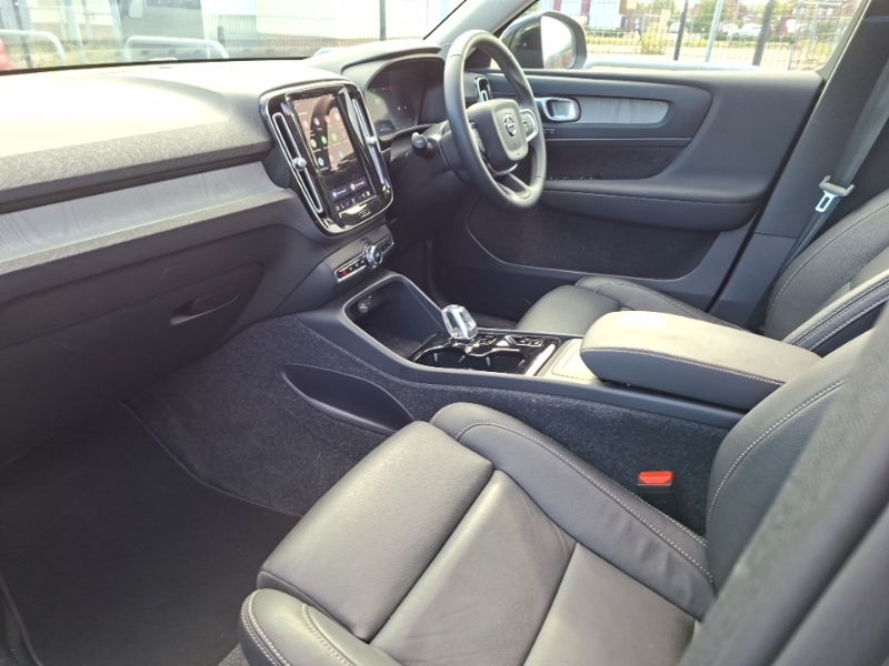 Volvo XC40 2.0 B3p Ultra Dark SY75OGG Black #5