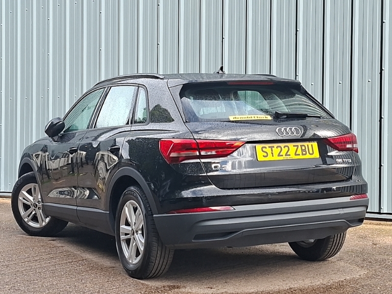 Audi Q3 35 Tfsi Technik Black #2