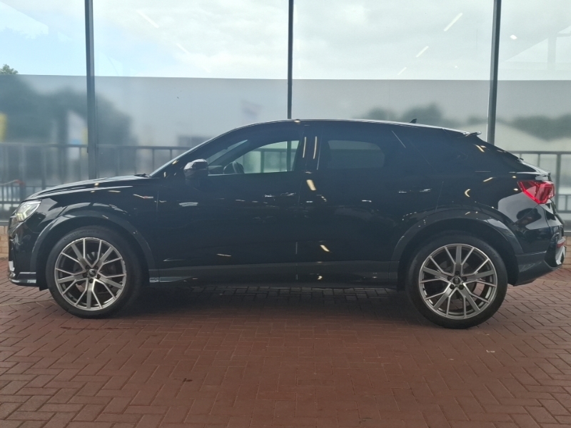Audi Q3 35 Tfsi Black Edition S Tronic SE23XCT Black #4