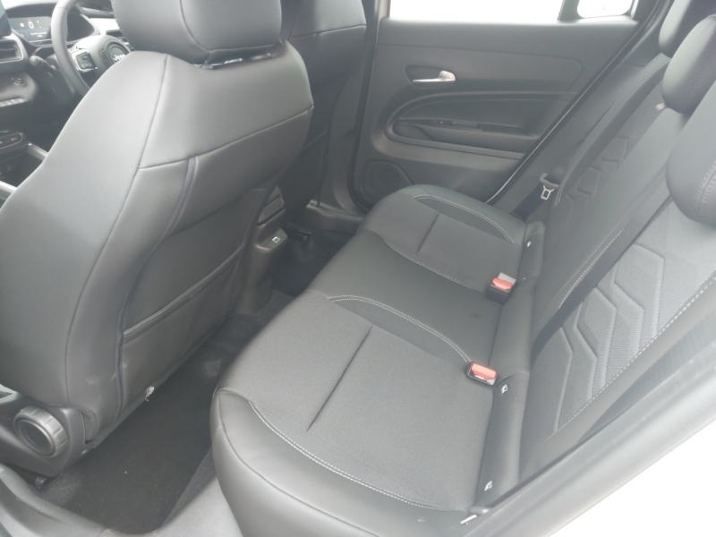 Jeep Avenger 1.2 E-hybrid Altitude Dct White #6