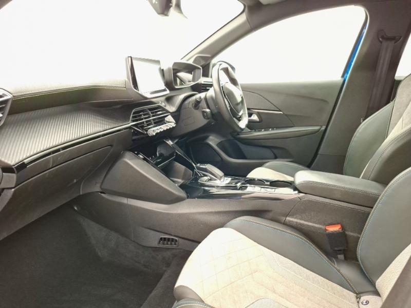 Peugeot e-208 50Kwh Allure Red #5