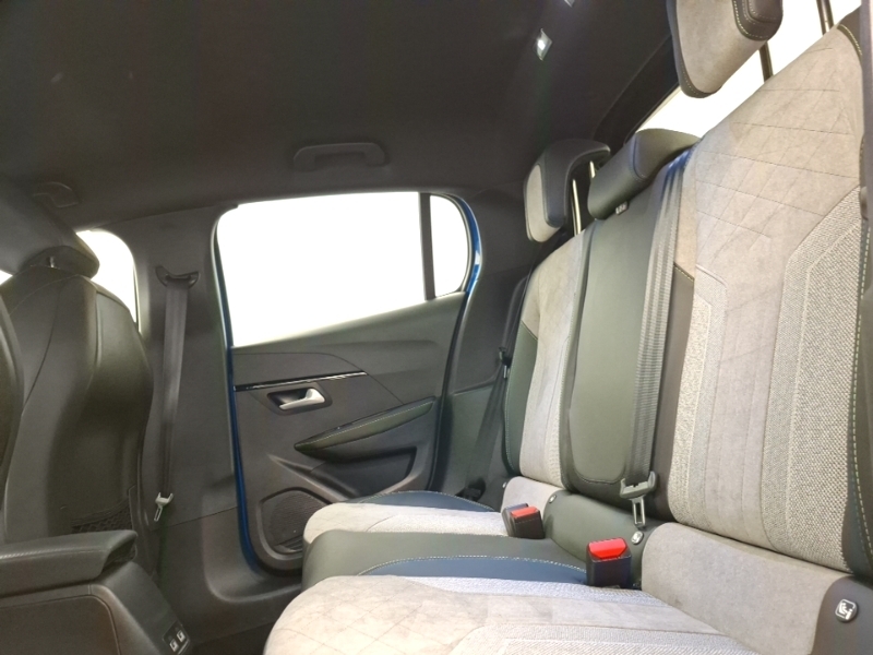 Peugeot e-208 50Kwh Allure Red #6