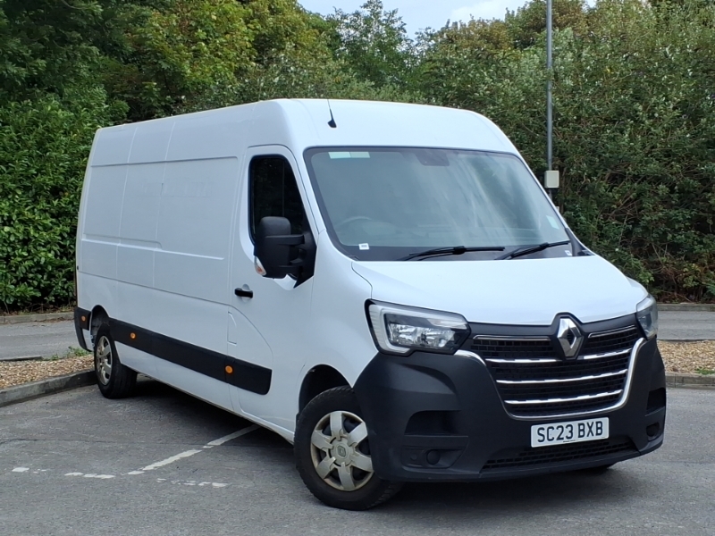 Renault Master Lm35 Blue Dci 135 Advance Medium Roof Van White