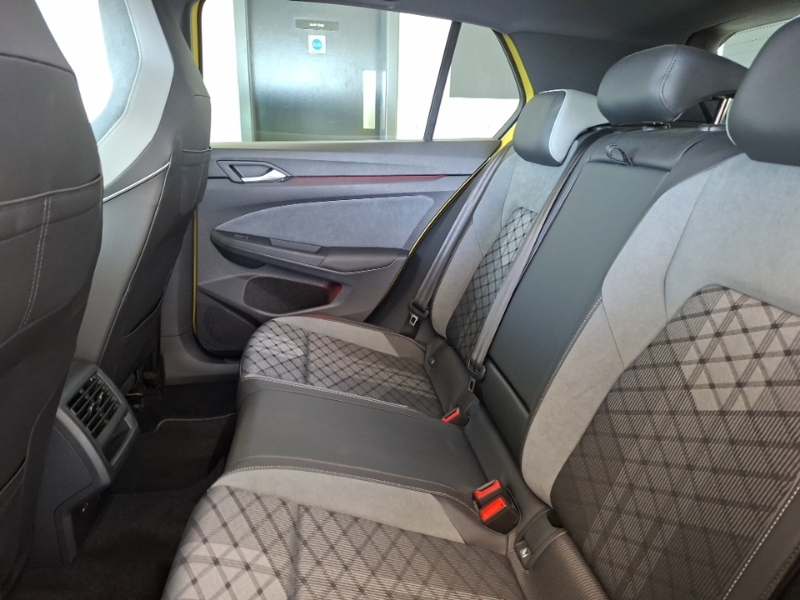 Volkswagen Golf 1.5 Tsi R-line Yellow #6