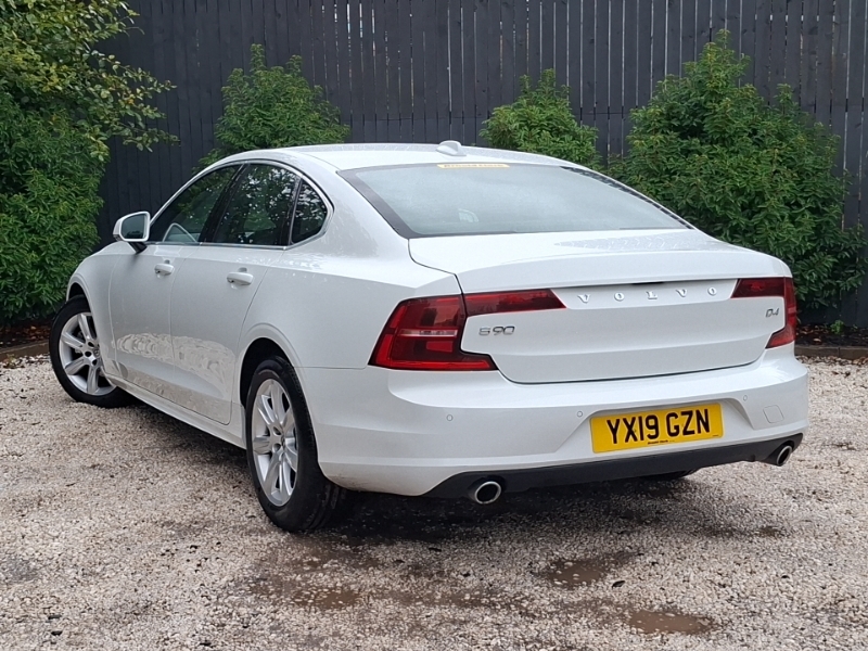 Volvo S90 2.0 D4 Momentum Geartronic White #2
