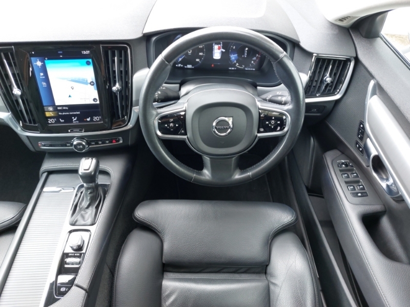 Volvo S90 T4 Momentum Plus Geartronic Black #8