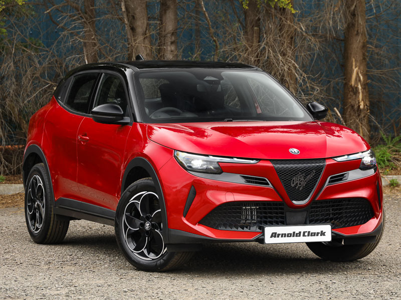 Alfa Romeo Junior 1.2 Turbo 145 Ibrida Ti Red