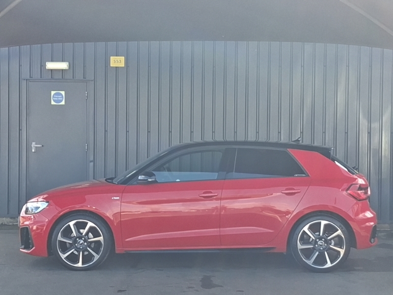 Audi A1 30 Tfsi 110 Black Edition ND72LUJ Red #4
