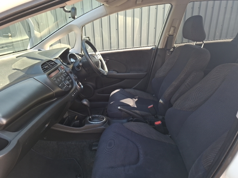 Honda Jazz 1.4 I-vtec Es Plus Cvt White #5