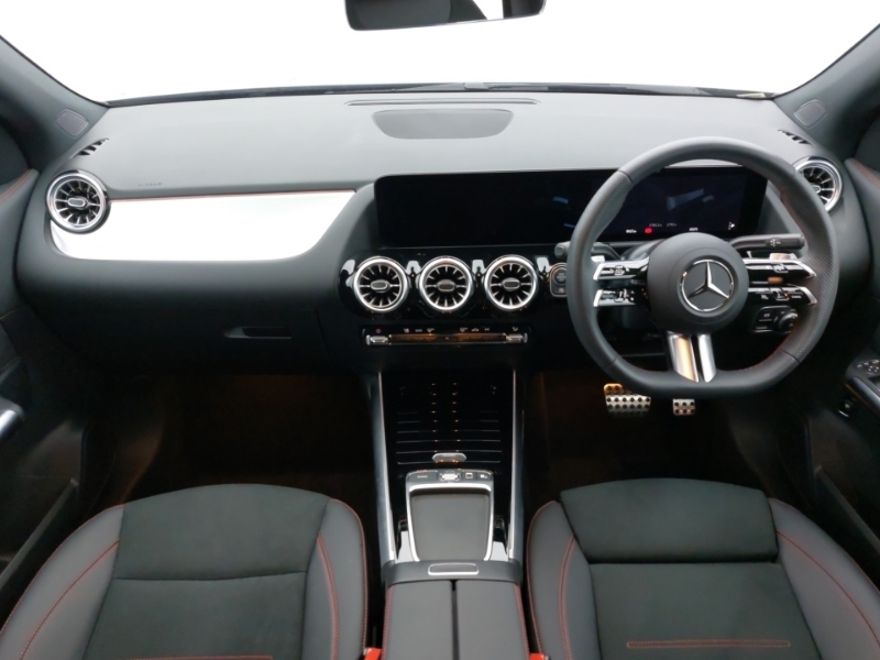 Mercedes-Benz GLA Class Gla 200 Amg Line Executive Black #3
