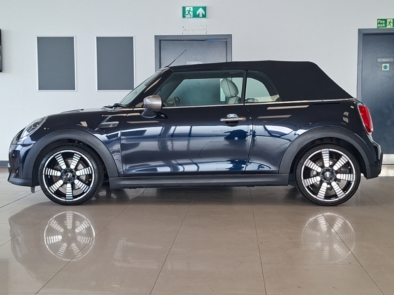 Mini Convertible 2.0 Cooper S Exclusive Black #4