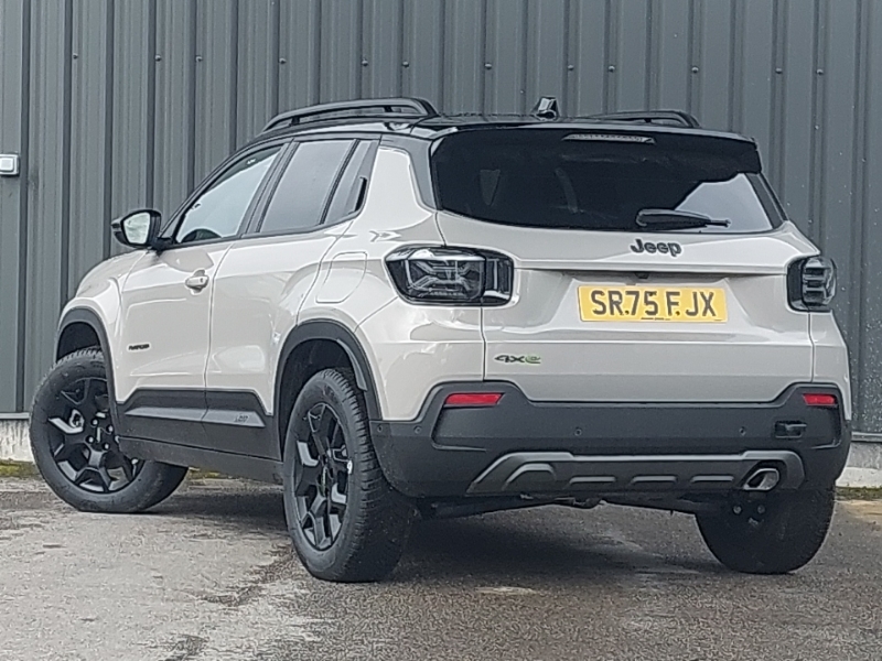 Jeep Avenger 1.2 E-awd E-hybrid Overland Dct Black #2