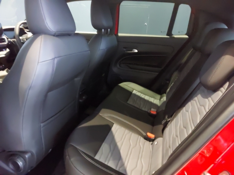 Jeep Avenger 1.2 E-awd E-hybrid Upland Dct Red #6
